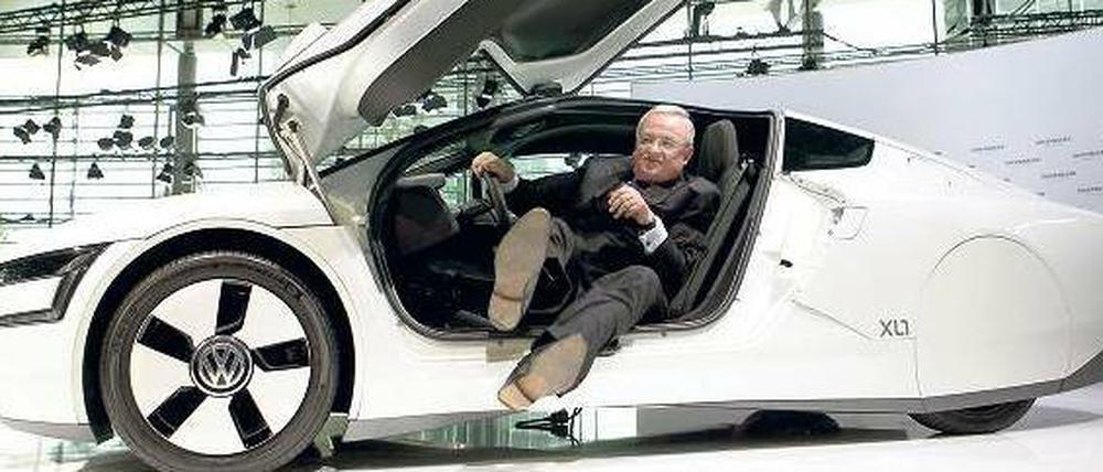 „Technologischer Leuchtturm“, so nennt Martin Winterkorn den VW XL1, der bis zu 50 Kilometer elektrisch fahren kann.