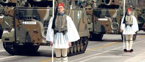 Verdächtig. Um mit den Griechen ins Panzergeschäft zu kommen, sollen deutsche Hersteller wie Krauss-Maffei Wegmann (KMW) Schmiergeld gezahlt haben. Foto: Imago