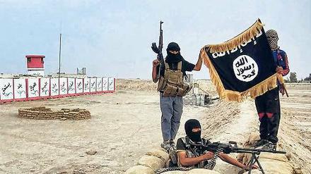 Schwer bewaffnet. Ein Propagandafoto des IS aus dem Juni dieses Jahres.