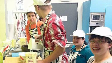 Eine Bäckerei namens „BrotBären“ gibt es an der Biesalski-Schule. Einmal pro Woche backen die Schüler und verkaufen das Brot unter anderem an die Lehrer.