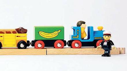 Spielzeug mit Tradition. Die berühmte Holzeisenbahn brachte Brio 1958 auf den Markt. Dieses Foto zeigt eine moderne Variante. 