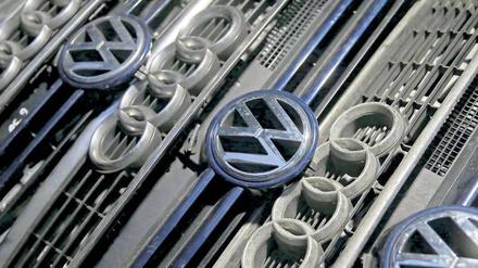 VW-Konzern zerlegt. Details des Manipulationsskandals kommen jeden Tag ans Licht. Die VW-Tochter Audi stellte am Mittwoch Strafanzeige bei der Staatsanwaltschaft Ingolstadt, ist aber auch selbst Gegenstand von Spekulationen. 