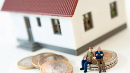 Bares Geld wert. Wer als Immobilienkäufer alte Kredite kostenlos kündigen kann, steht gut da: Die Zinsen bei Neuverträge sind derzeit so günstig wie selten. 