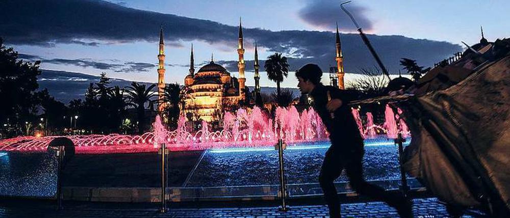 Istanbul wird derzeit von Touristen gemieden. Bei vielen Veranstaltern können geplante Reisen kostenlos umgebucht oder storniert werden. Foto: AFP