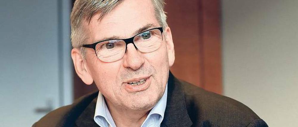 "Die Glaubwürdigkeit der Branche ist auf einem Tiefpunkt", sagt IG Metall-Chef Jörg Hofmann. 