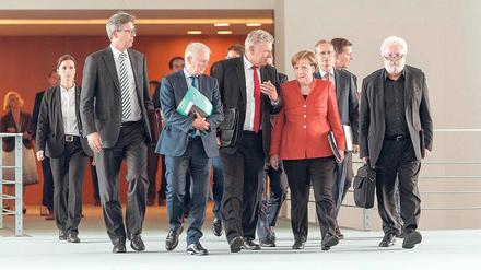 Die Saubermacher. Angela Merkel und diverse Stadtoberhäupter am Montag nach dem Diesel-Gespräch im Kanzleramt. 