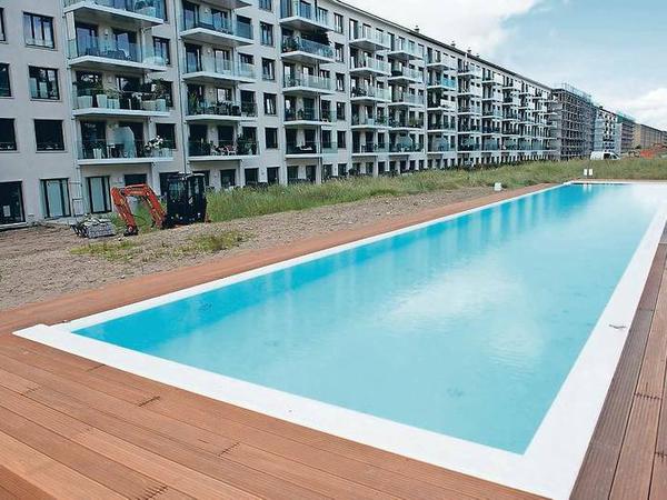 Appartments mit Pool und Strandzugang. In diesem Sommer waren die neuen Ferienwohnungen in Prora gut gebucht. 