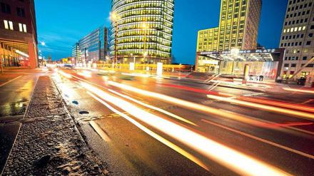 Forscher aus Berlin suchen nach Wegen, Autos ohne menschliches Zutun über Straßen und Autobahnen zu leiten.
