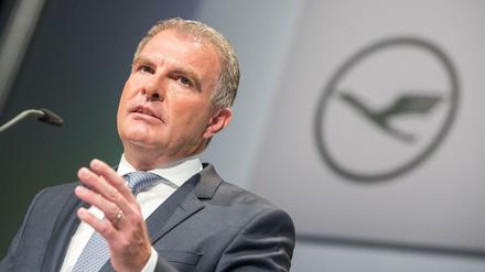 Lufthansa-Chef Carsten Spohr sieht den Air-Berlin-Großaktionär Etihad in der Pflicht.