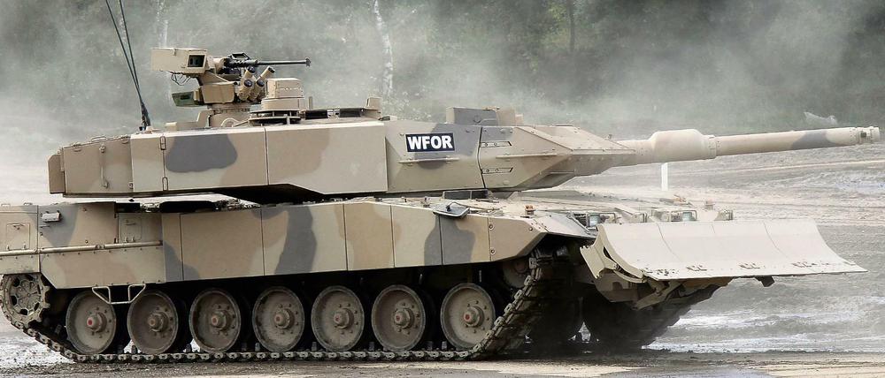Jetzt halb Franzose: Ein Kampfpanzer Leopard 2 A7+ der Firma KMW