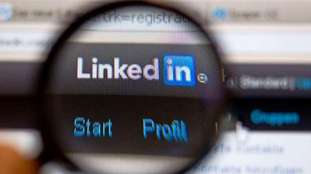 Auf der Suche. Viele Unternehmen nutzen inzwischen Karriere-Portale wie LinkedIn, um neues Personal zu finden. 