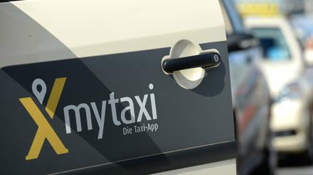 Das Landgericht Frankfurt hat die umstrittenen Rabattaktionen des Internet-Dienstleisters myTaxi verboten.
