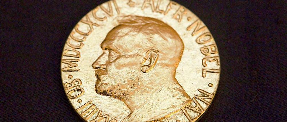 Die Auszeichnung für Wirtschaftswissenschaft vergeben ist umstritten, weil sie nicht wie die anderen Nobelpreise auf das Testament des Schweden Alfred Nobel zurückgeht.