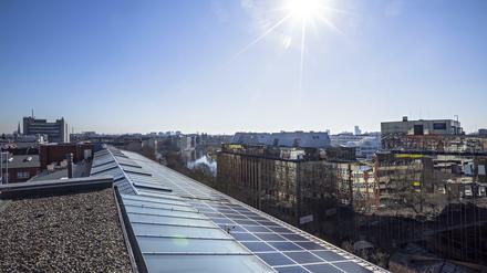 Sonnige Zukunft. GSG Berlin installiert auf 140 Dächern die größte Photovoltaikanlage in der Hauptstadt.
