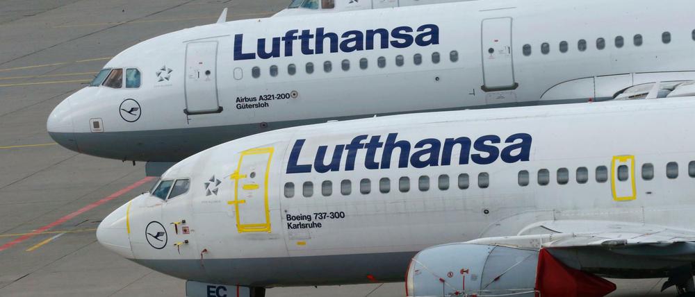 Blieben in den letzten Tagen oft am Boden: die Flugzeuge der Lufthansa, hier am Frankfurter Flughafen.