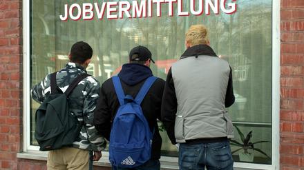 In Berlin sind besonders viele Jugendliche arbeitslos.