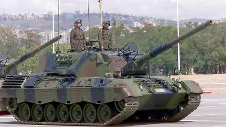 Ein in Deutschland hergestellter Panzer vom Typ Leopard.