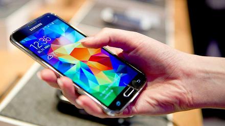 Schön bunt, und immer noch sehr profitabel: Samsung hat mit seinen Smartphones zwar weniger verdient, es sind aber immer noch mehr als vier Milliarden Euro - in einem Quartal.
