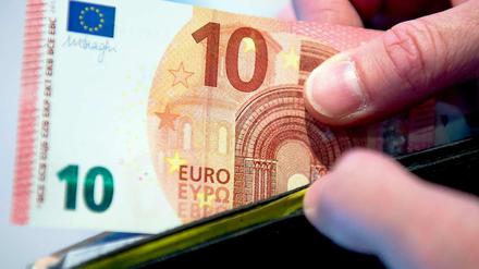 Glatter und in jedem Fall weniger anfällig für Fälschungen: Der neue Euro-Schein. 