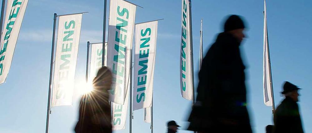 Siemens ist derzeit auf vielen Baustellen aktiv und mit einer großen Umstrukturierung beschäftigt. Jetzt kommt noch der Bieterkampf um Alstom hinzu. 