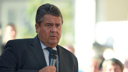 SPD-Chef Sigmar Gabriel beantwortet am 15.08.2016 in Gelsenkirchen (Nordrhein-Westfalen) Fragen der Bürger. Die Äußerungen zur Bundesbank tätigte er einen Tag später in Essen. 