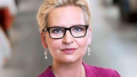 Die 47-jährige Managerin Eva-Lotta Sjöstedt soll das Traditionsunternehmen Karstadt wieder auf Kurs bringen. Es könnte die letzte Chance für den Warenhauskonzern sein.