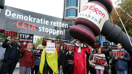 Vor zwei Jahren gab es bereits vor dem SPD-Parteikonvent eine Demo gegen die Freihandelsabkommen. 