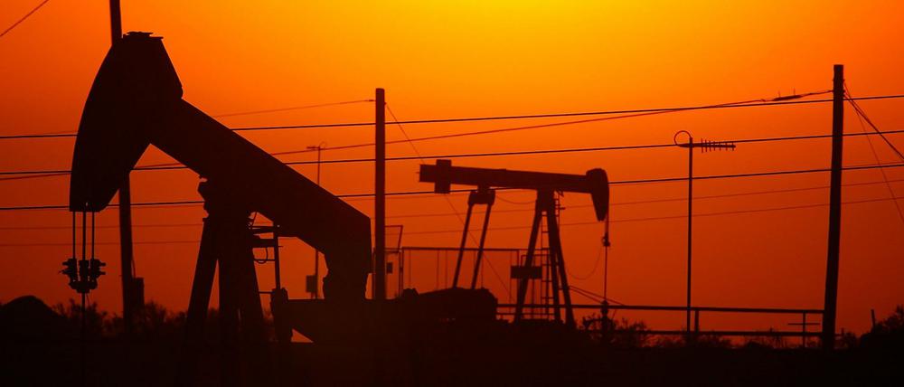 Druck auf die Preise. Einem hohen Angebot an Öl steht eine nach wie vor verhaltene Nachfrage gegenüber. 