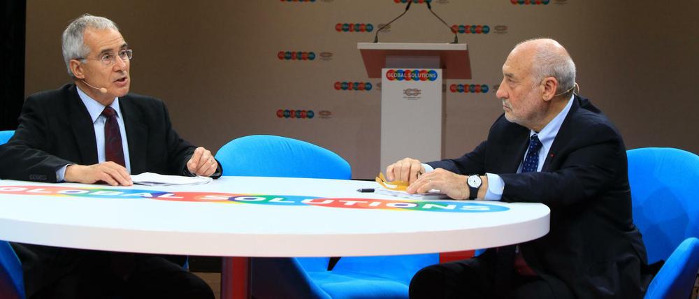 Fragen über Fragen. Die Wirtschaftswissenschaftler Nicholas Stern (links) und Joseph Stiglitz bei "Global Solutions".