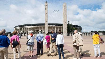 Bitte recht freundlich: Der Tourismus ist eine der stärksten Wachstumsquellen der Berliner Wirtschaft. 27 Millionen Besucher kamen im vergangenen Jahr, viele interessierten sich auch für das Olympiastadion. 
