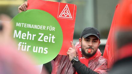 Die Gewerkschaften, hier in Nordrhein-Westfalen, hatten mit Kurzstreiks Druck im Tarifkonflikt gemacht.