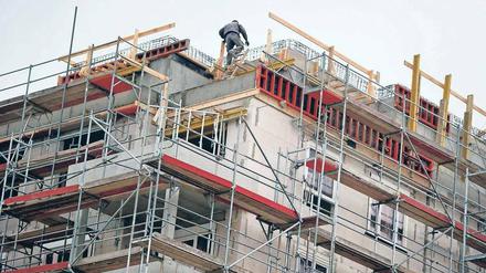 Neubau ist teuer. "Günstiger wäre es, unsere vorhandenen Häuser anders und besser zu nutzen", sagt Neubaukritiker Daniel Fuhrhop.