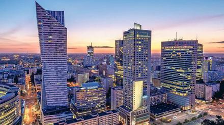 Immobilien in Warschau stehen längst im Fokus ausländischer Investoren. Links im Bild Libeskind-Tower "Zlota 44". 