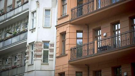 In Kreuzberg, Charlottenburg und Pankow muss ein Berliner Durchschnittshaushalt rund das Achtfache des Jahreseinkommen für den Kauf einer gebrauchten Eigentumswohnung aufbringen.