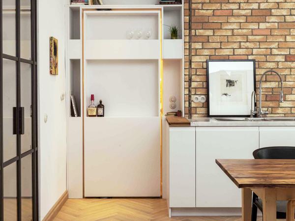 Schrank- und Türsysteme machen aus einer Wohnung schnell ein Büro.