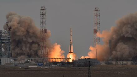 Lift-off. Eine russische "Proton"-Rakete hebt vom Kosmodrom Baikonur ab. An Bord befindet sich eine Sonde und ein Landegerät der Mission "Exomars", die den Planeten im Herbst erreichen sollen. 