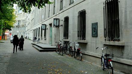 Die Einstein Stiftung residiert im Gebäude der Berlin-brandenburgischen Akademie der Wissenschaften am Gendarmenmarkt.