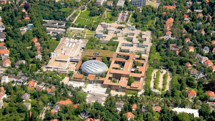 Der Campus der Freien Universität aus der Luft: Das Programm "Forschungsorientierte Lehre" weitet den Blick der jungen Wissenschaftler.