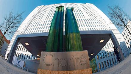 Die Charité ist rechtlich gemeinsam mit dem Max-Delbrück-Centrum in Berlin-Buch die Tochter des Berlin Institute of Health (BIH). 