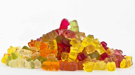 Süß und unschuldig? Gummibärchen und andere Süßwaren sollen mit einer Zuckersteuer belegt werden, fordern Präventionsexperten.