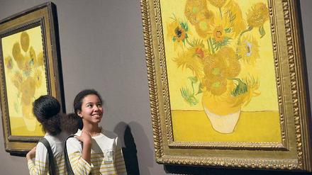 Keine Berührungsängste. Zwei von van Goghs „Sonnenblumen“, noch bis zum 27. April in der National Gallery. Eintritt frei.