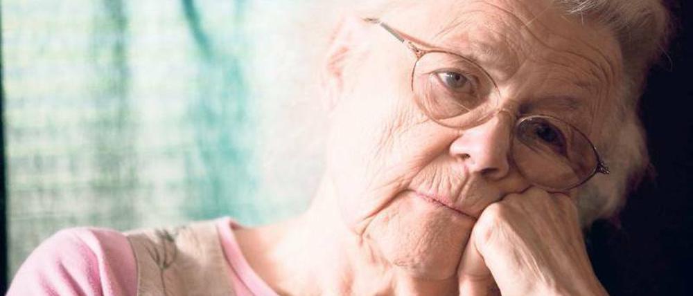 Lebensweise. Vielen alten Menschen hilft der Rückblick auf ihr Leben, Krisen zu meistern. Eine Psychotherapie kann sie zusätzlich unterstützen.