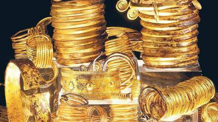 Goldene Schmuckstücke aus der Bronzezeit.