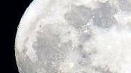 Mix aus Erde und Theia. Der Mond enthält Anteile eines fremden Planeten. 