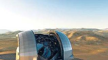 Teleskop mit Wüstenblick