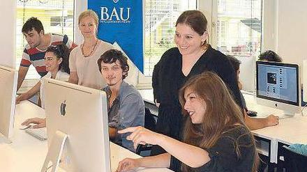 Studierende der BAU International Berlin.