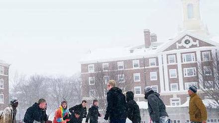 Im Wettbewerb. Harvard (hier Studierende jüngst beim Football auf dem Campus) ist die vermögendste US-Universität. 