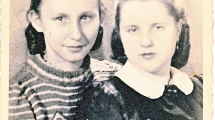 Sie trugen das „P“. Irena Kolasinska (15) und Irena Kucba (17) 1944 als Zwangsarbeiterinnen in Kleinmachnow.