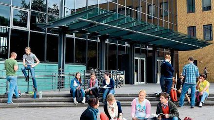 Willkommen in Greifswald. Die Uni wirbt um Bewerber aus Berlin – mit freien Plätzen in vielen Fächern und mit ihrer modernen Bibliothek. 