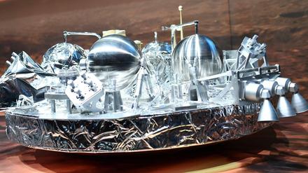 Gelandet? Ein Modell des Testmoduls Schiaparelli stand im Konferenzraum der Europäischen Raumfahrtagentur Esa. 